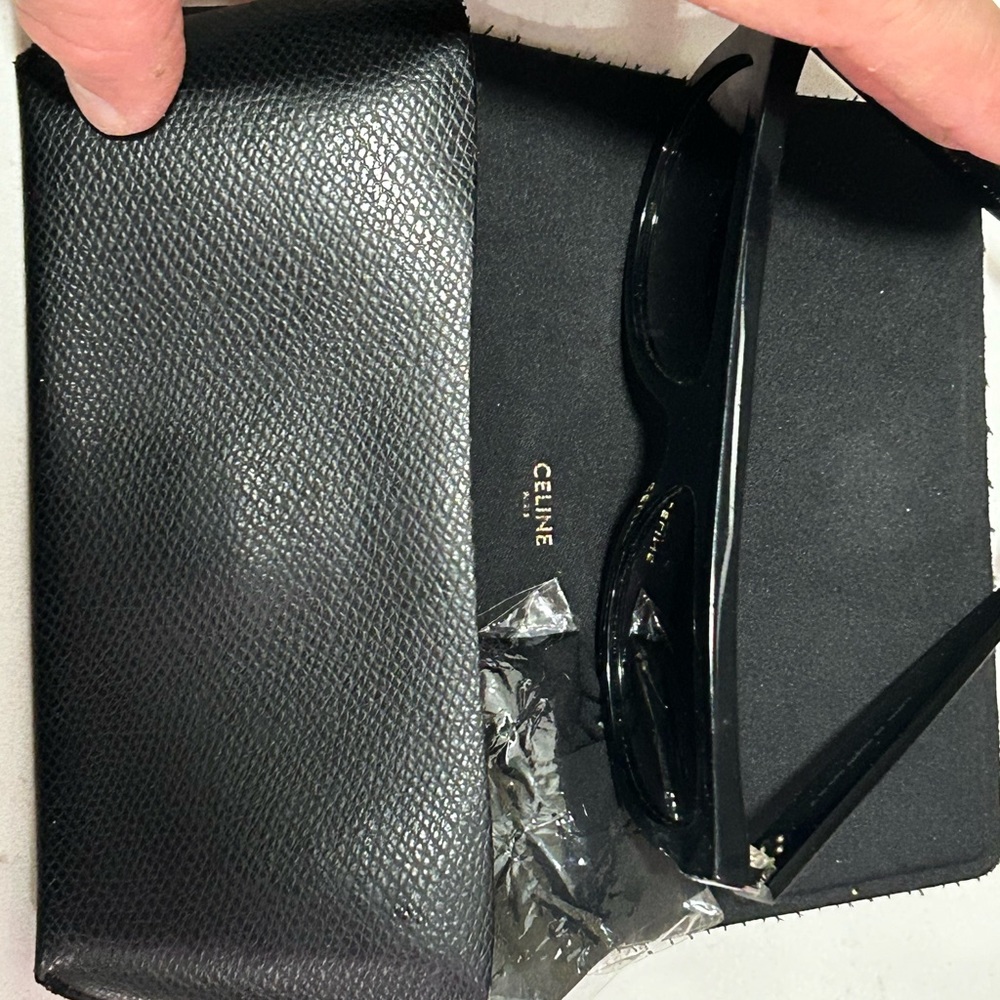 CELINE BOLD 3 DOTS CL40092I Black on Black - Picture 7 of 7